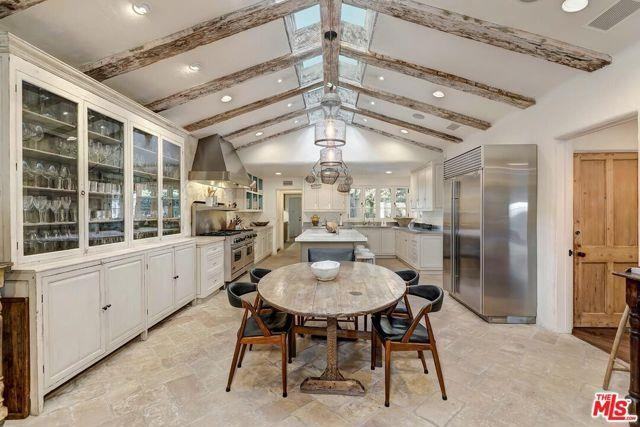 1525 Old Oak Rd - Photo 3 of 8