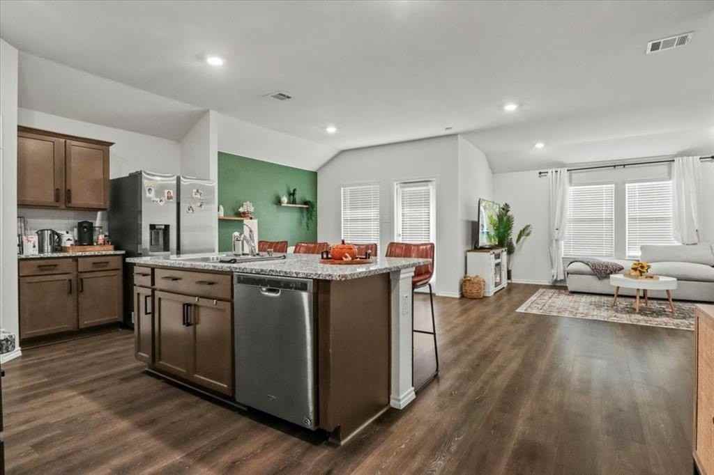 804 Roland Drive - Photo 4 of 27