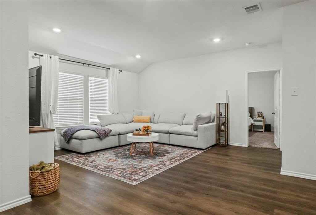 804 Roland Drive - Photo 5 of 27