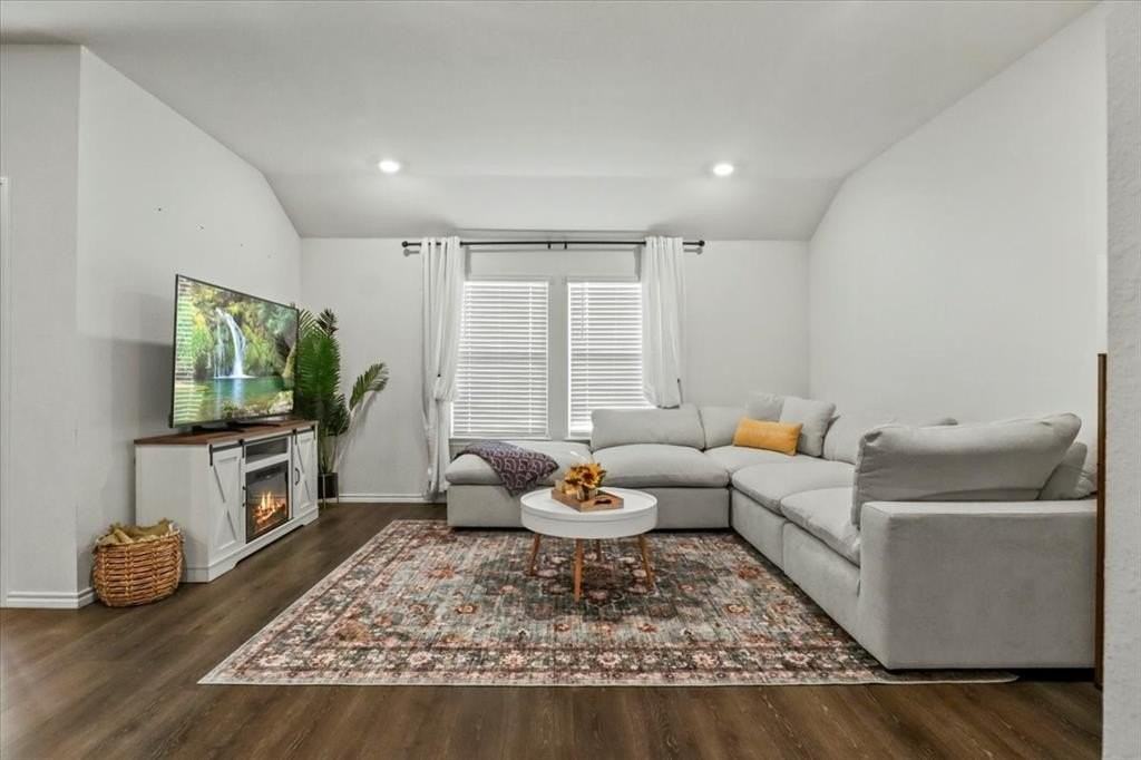 804 Roland Drive - Photo 7 of 27