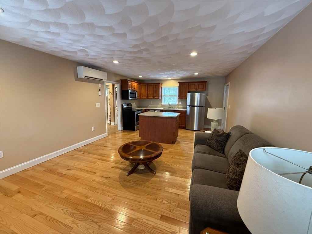 19 Kensington Dr - Photo 4 of 13