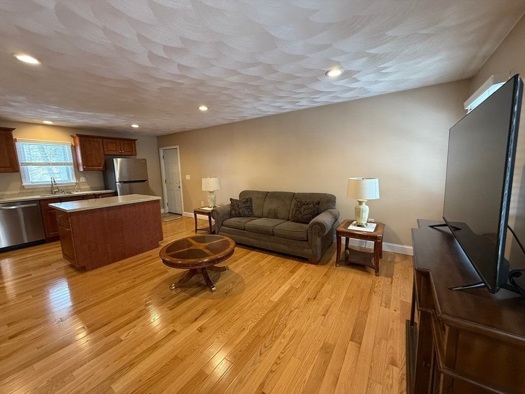 19 Kensington Dr - Photo 5 of 13