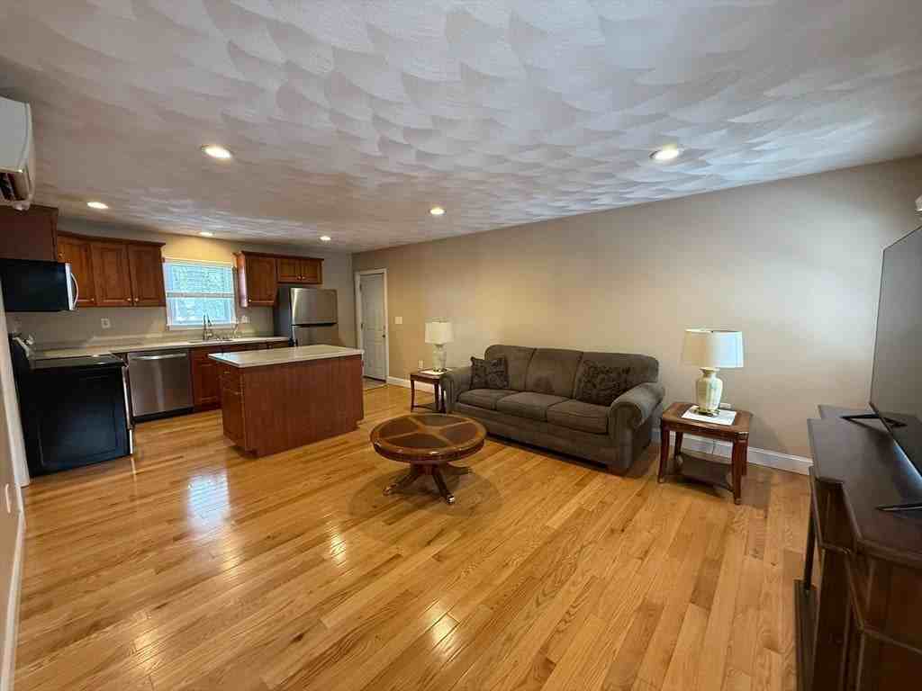 19 Kensington Dr - Photo 7 of 13