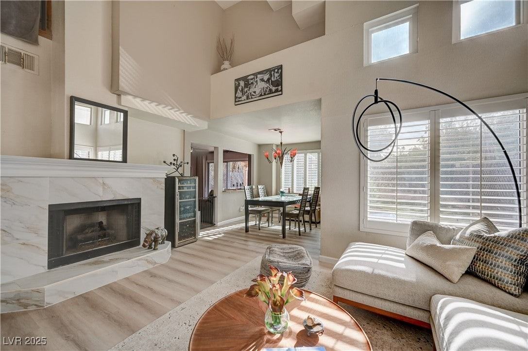 853 Teal Ave - Photo 5 of 31