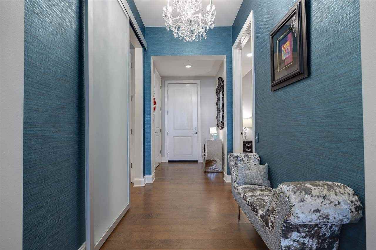 717 Riverside Dr - Photo 2 of 25