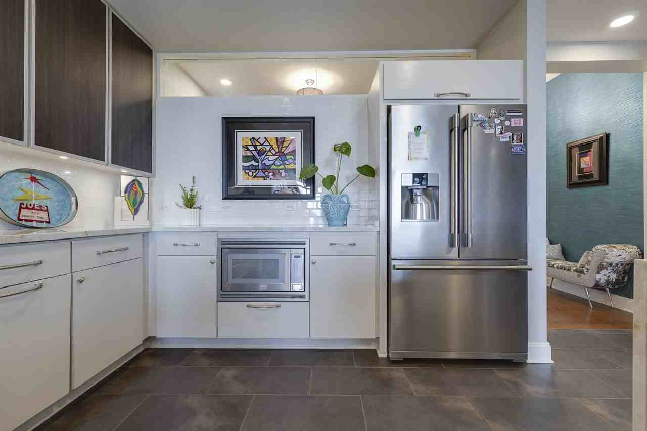 717 Riverside Dr - Photo 3 of 25