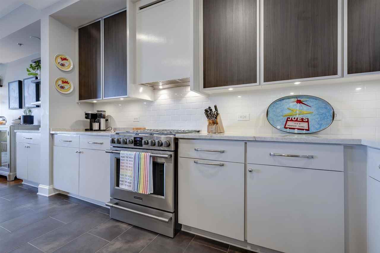 717 Riverside Dr - Photo 5 of 25