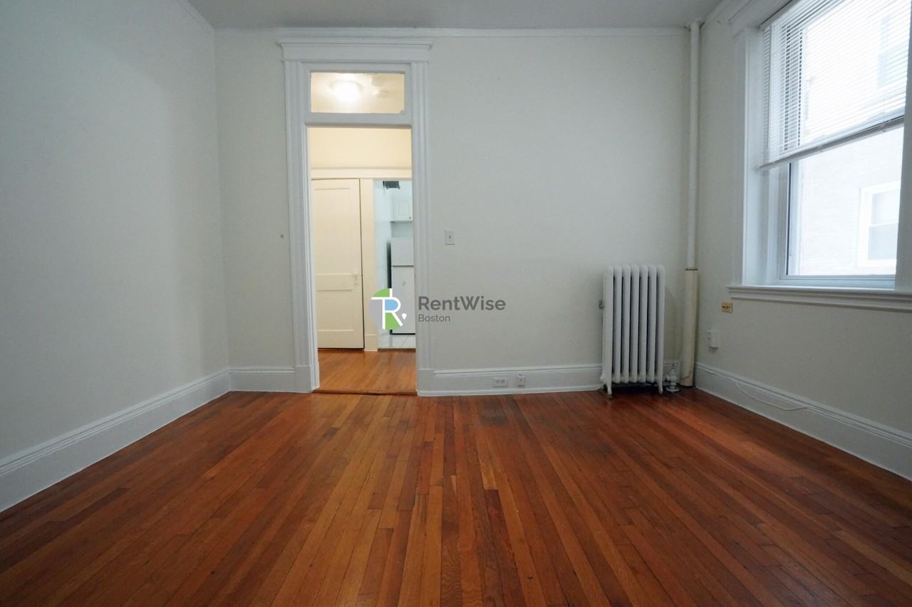 14 Orkney Rd #2 - Photo 5 of 18