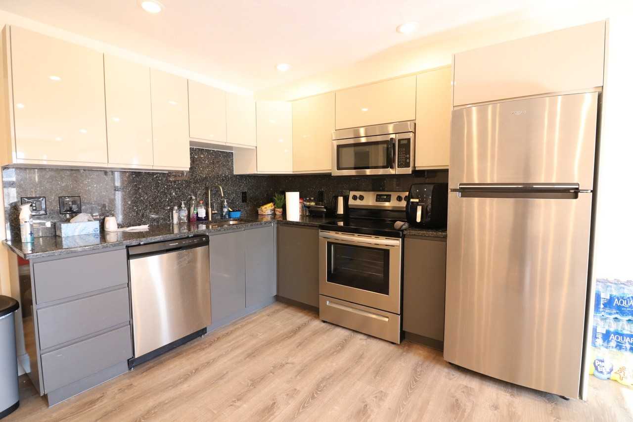 Commonwealth Ave #406 - Photo 6 of 15