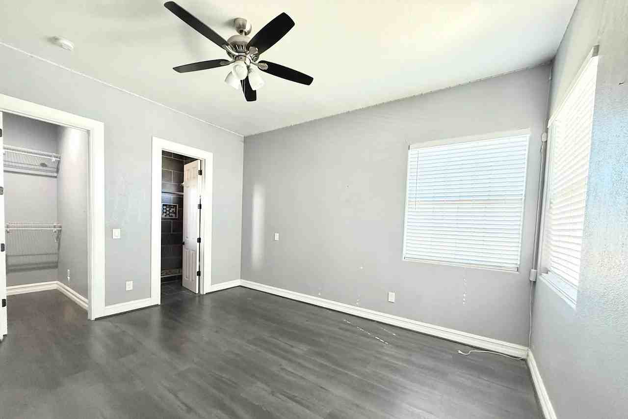 9886 S Mckinley Ave - Photo 2 of 8