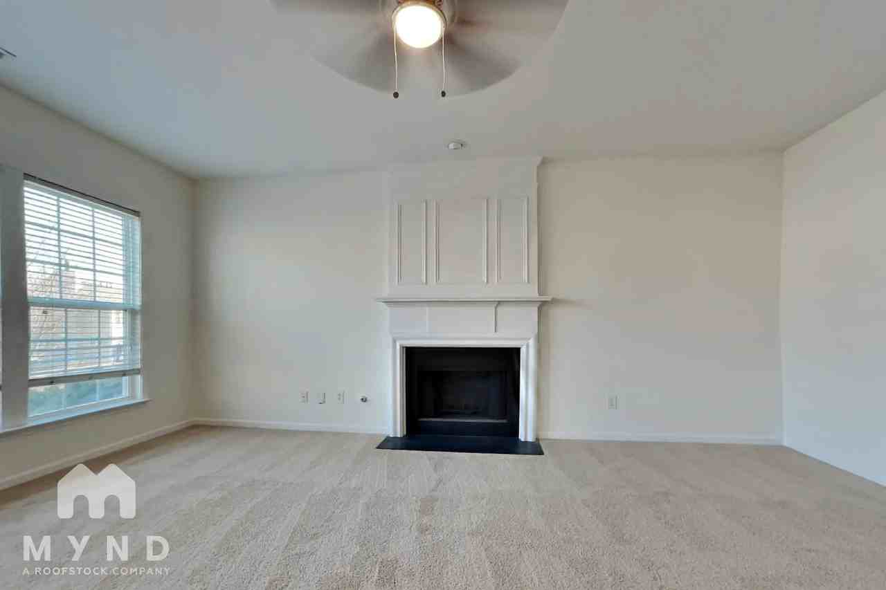 3657 Venetian Pl Sw - Photo 2 of 32