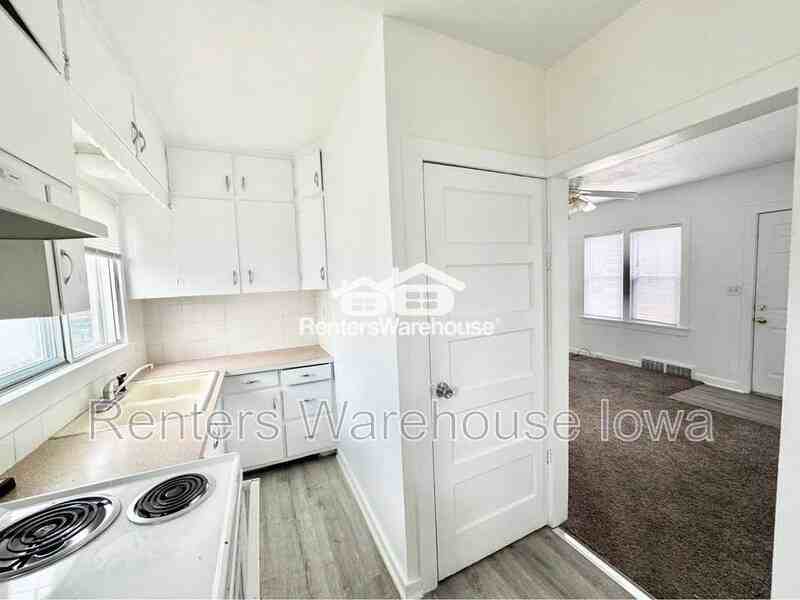 1534 63rd St - Photo 4 of 15