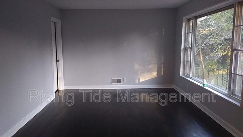 729 Carolyn Ct - Photo 3 of 15