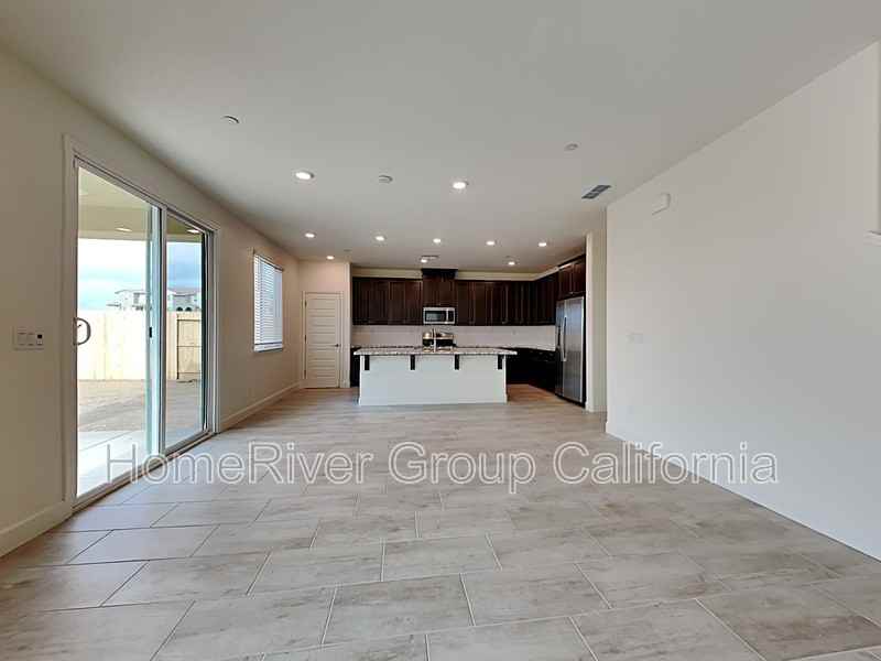 4041 Sprout St - Photo 2 of 27