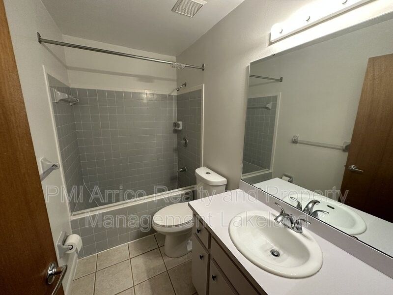 239 Village Crest Ct - Photo 3 of 9