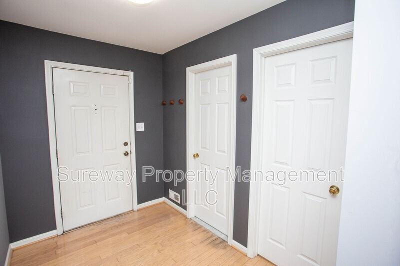 605 Doral Dr - Photo 2 of 36