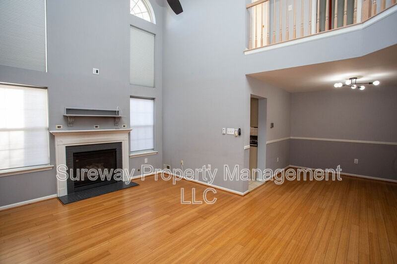 605 Doral Dr - Photo 3 of 36