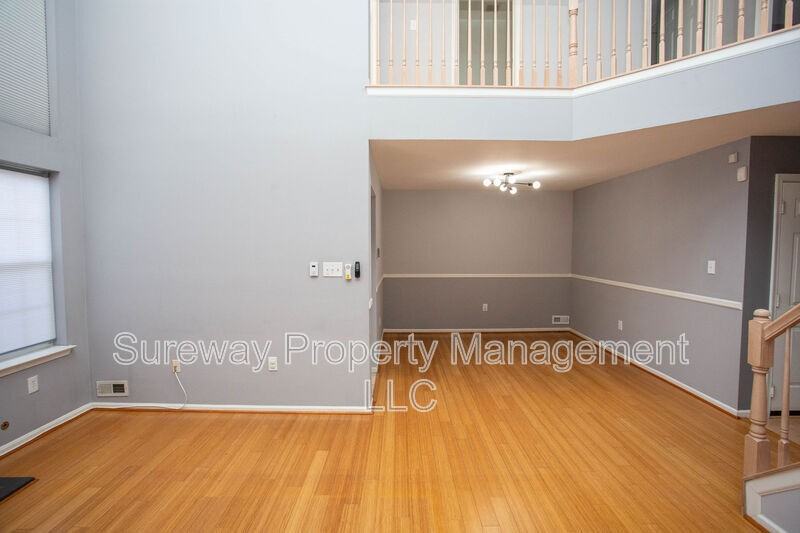 605 Doral Dr - Photo 4 of 36