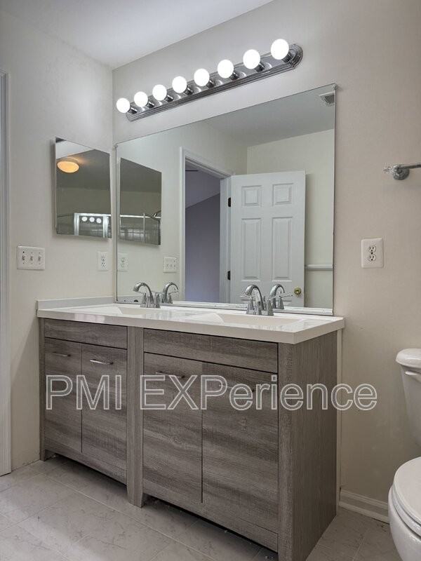 12109 Open View Ln - Photo 5 of 35