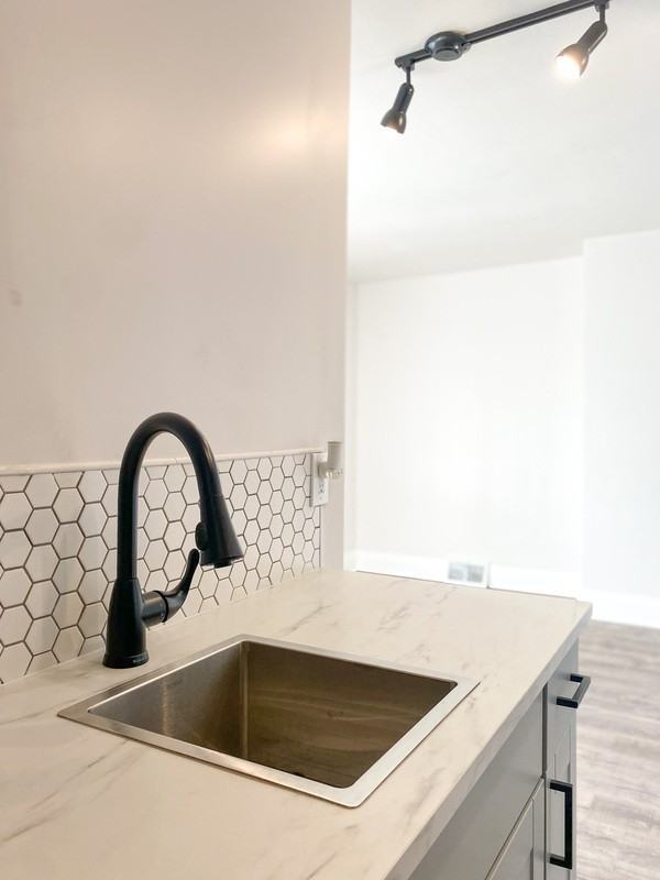 321 38th St #3 - Photo 3 of 30
