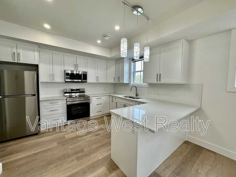 887 Sutherland Ave - Photo 2 of 29