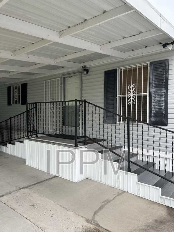712 N Anaqua St - Photo 2 of 14