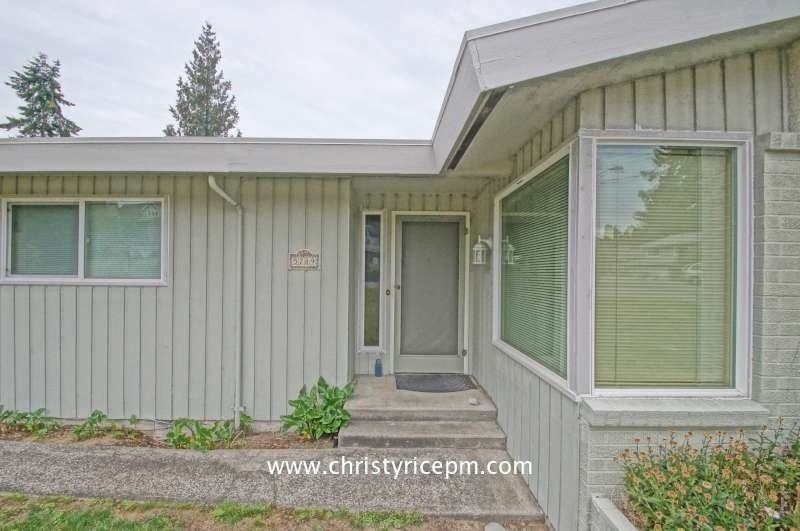 5789 105th Ave Ne - Photo 2 of 20