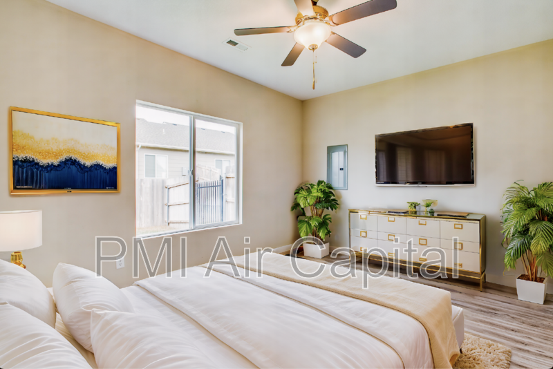 12132 W Fontana St - Photo 6 of 11