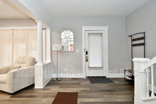 918 N Temple Ave - Photo 1 of 1
