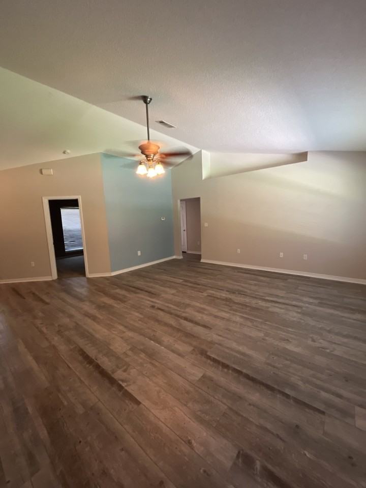 2126 Hagood Loop - Photo 3 of 18