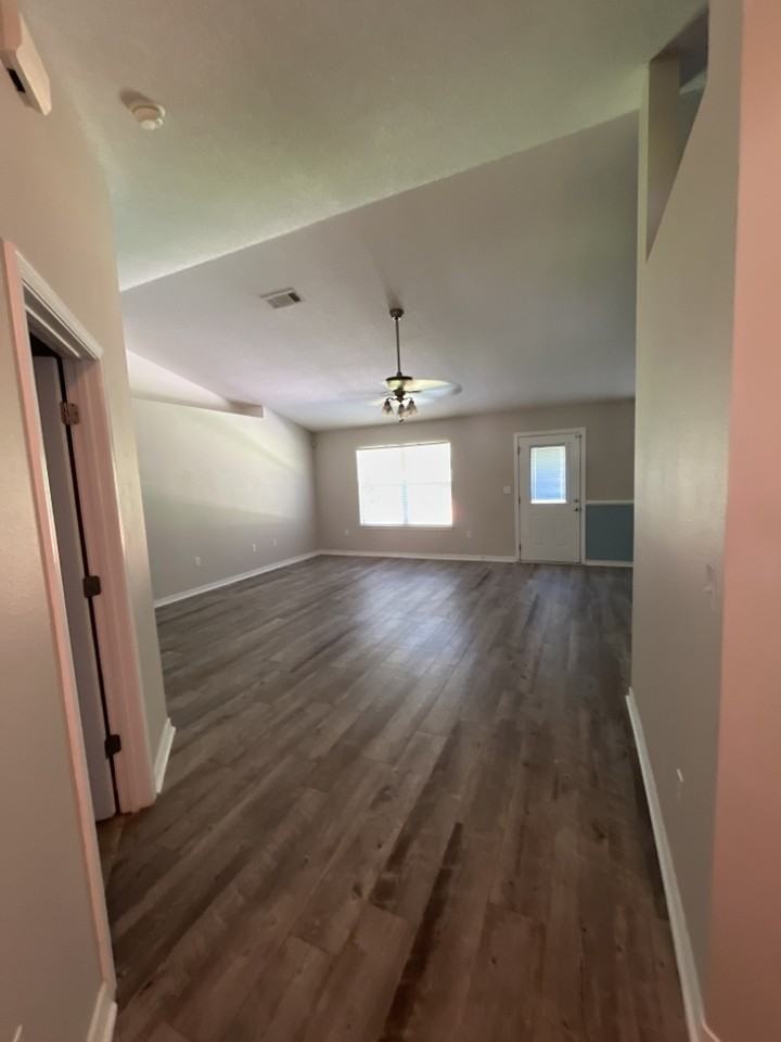 2126 Hagood Loop - Photo 4 of 18