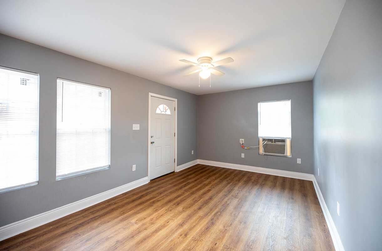 2301 Lilly St - Photo 2 of 8