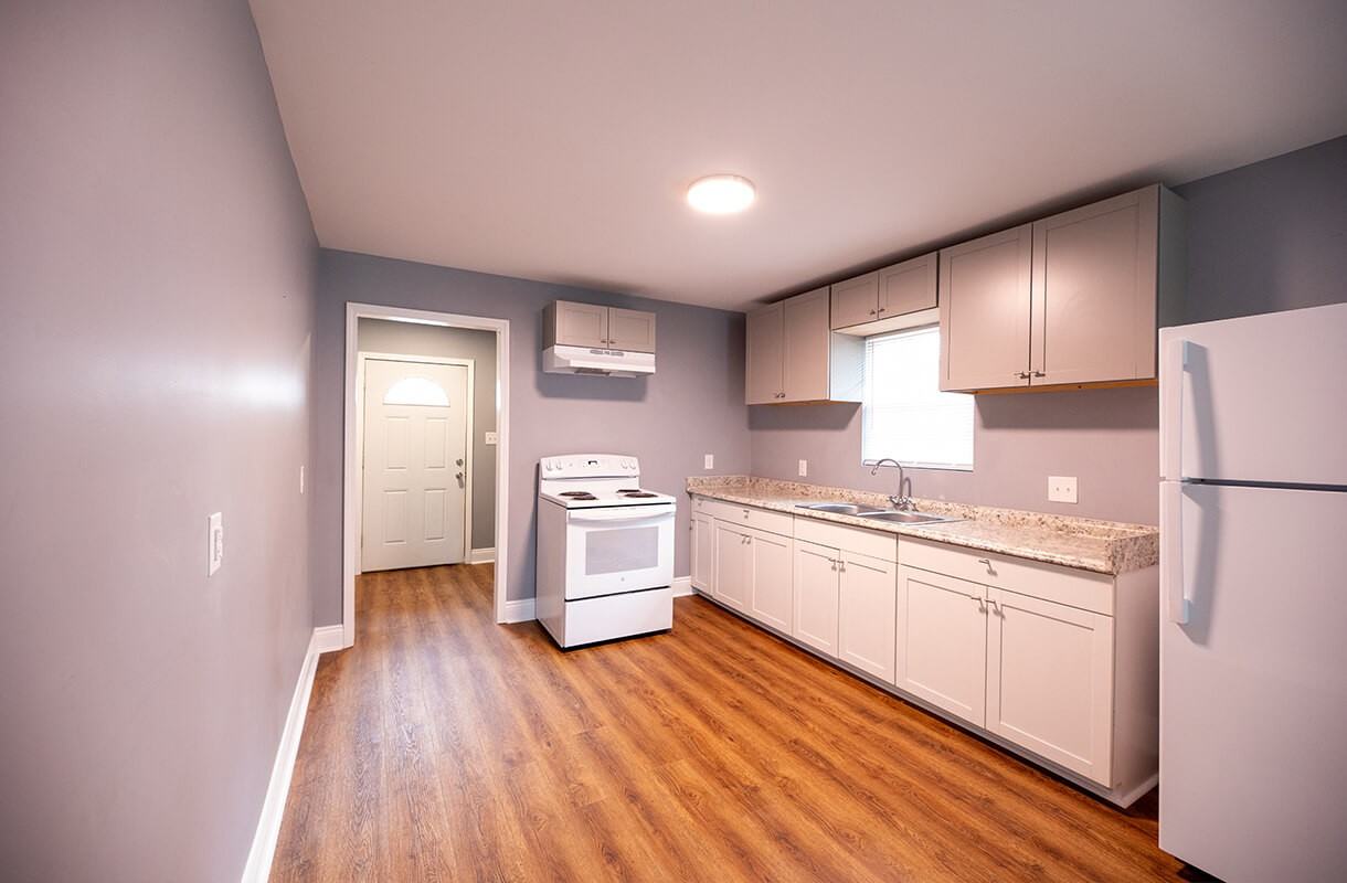 2301 Lilly St - Photo 4 of 8