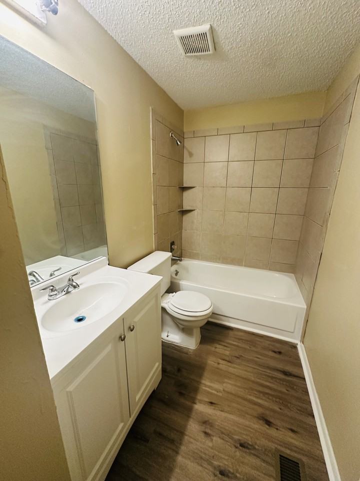 4328 Park Forest Drive - Photo 6 of 11