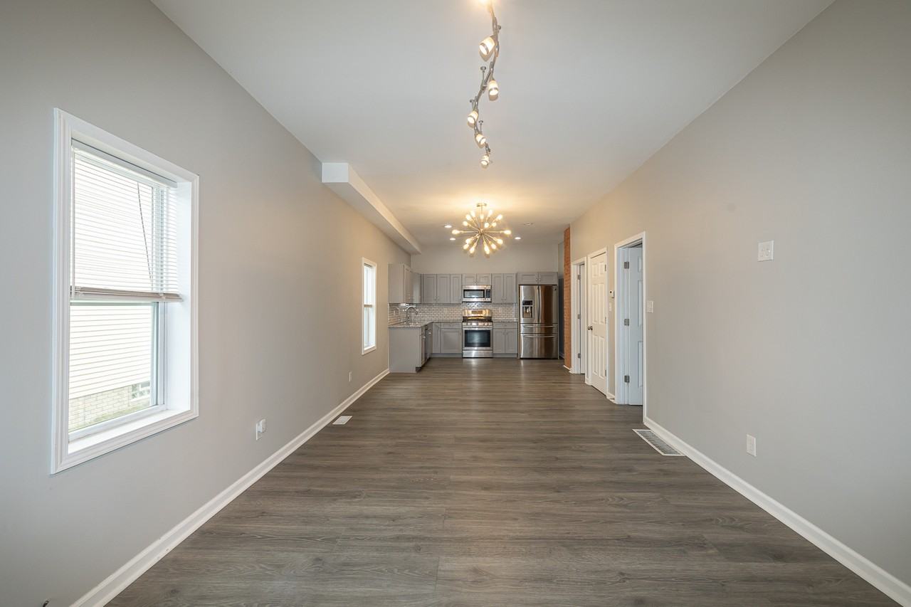 1905 Brainard Ave - Photo 2 of 16