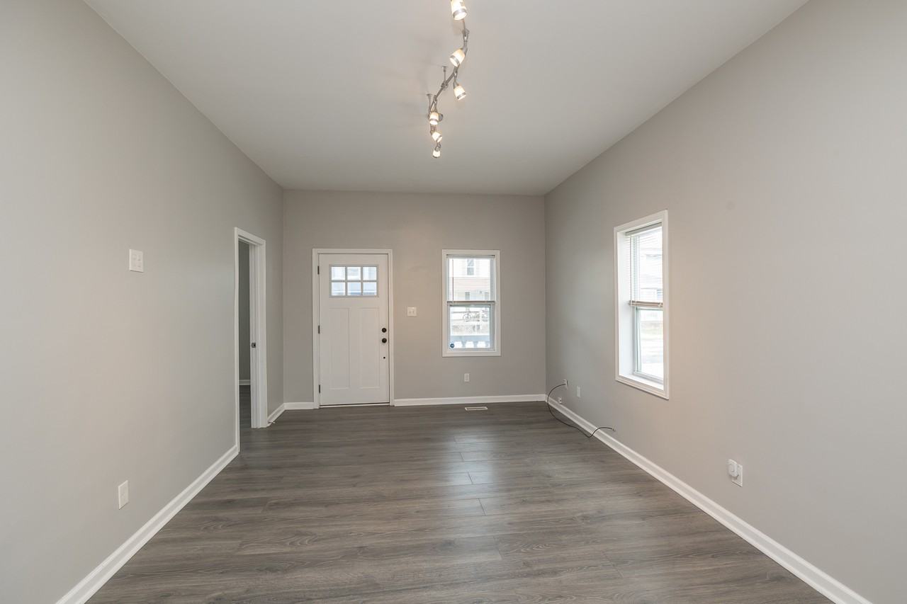 1905 Brainard Ave - Photo 3 of 16