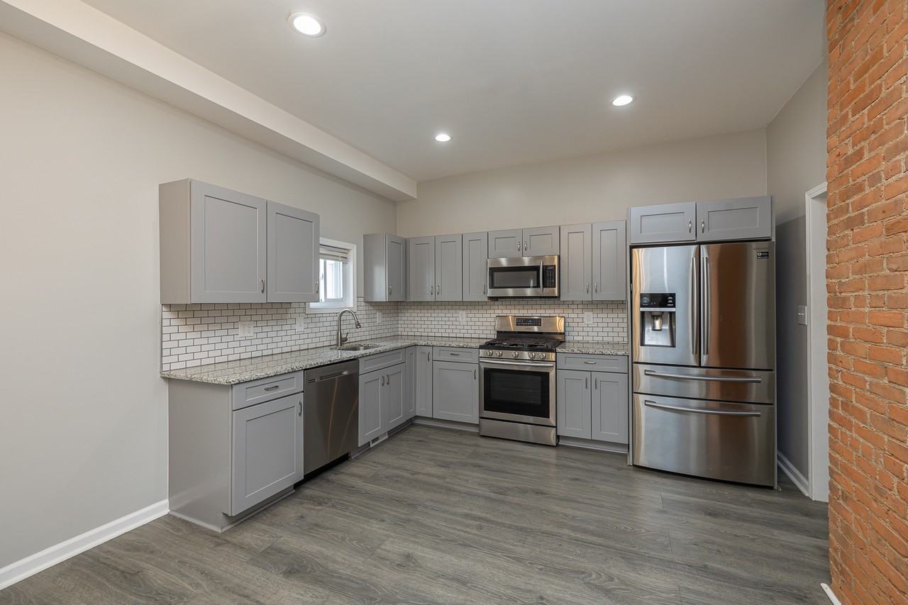 1905 Brainard Ave - Photo 4 of 16