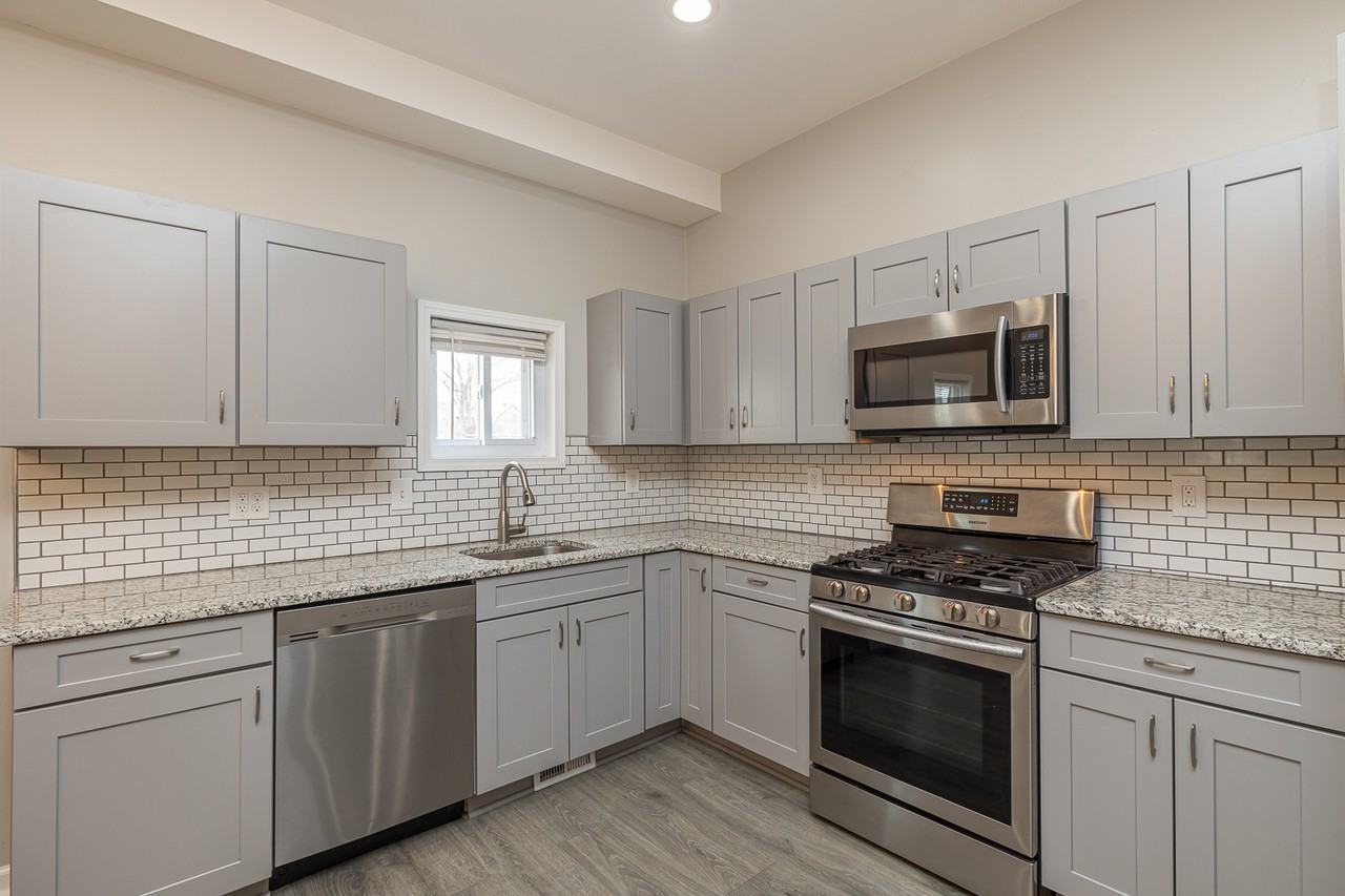 1905 Brainard Ave - Photo 6 of 16