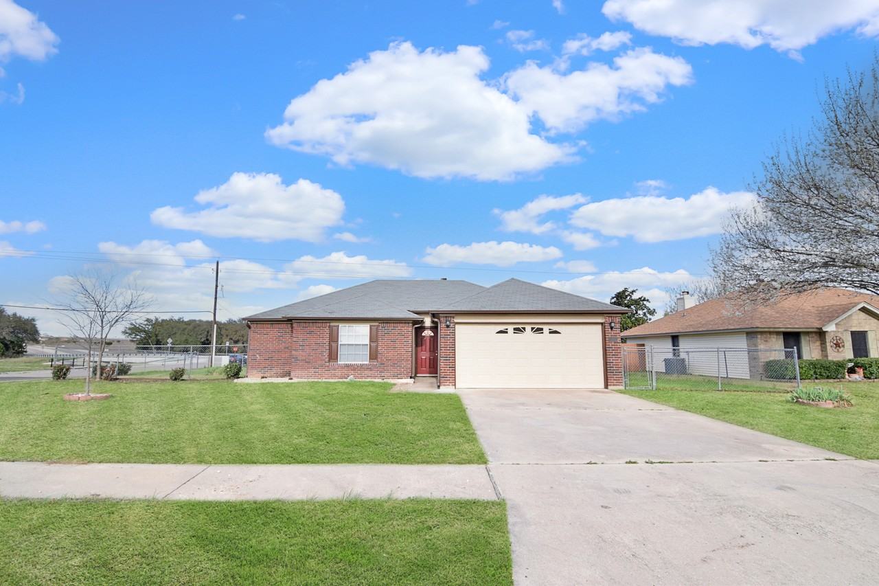 5002 Acorn Creek Trl - Photo 3 of 16