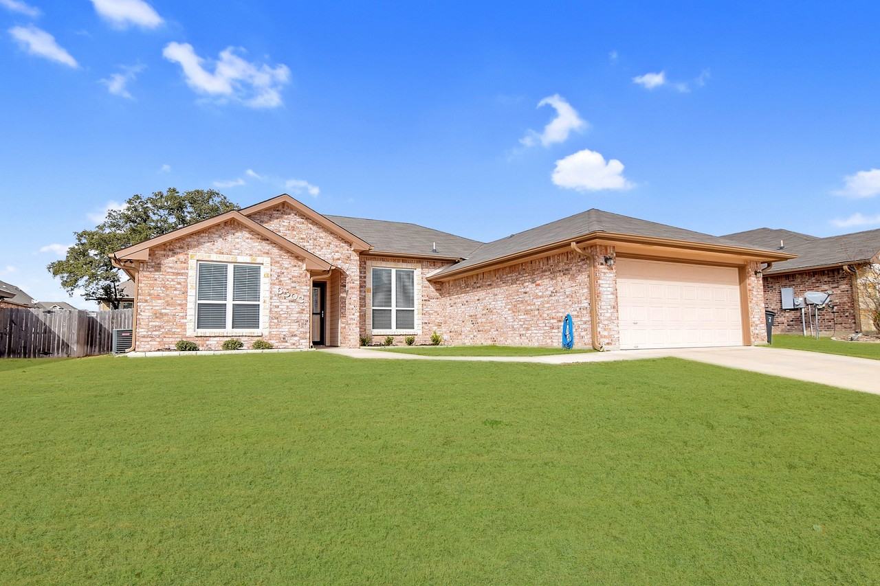 6503 Morganite Ln - Photo 3 of 17