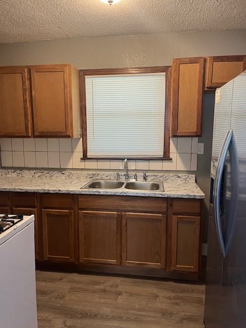 8005 Olive Street - Photo 5 of 10