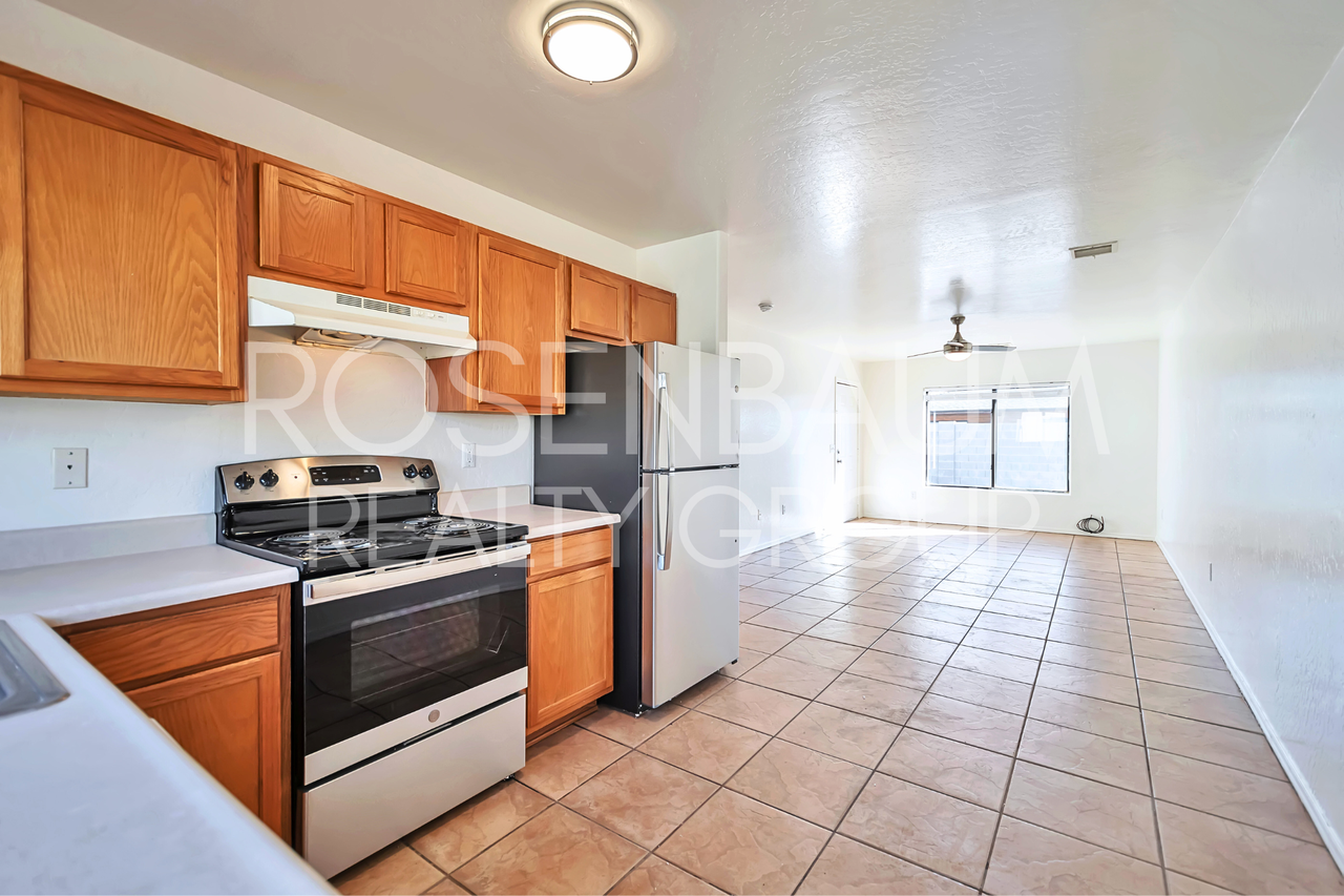 9950 W Lynx Dr - Photo 3 of 10