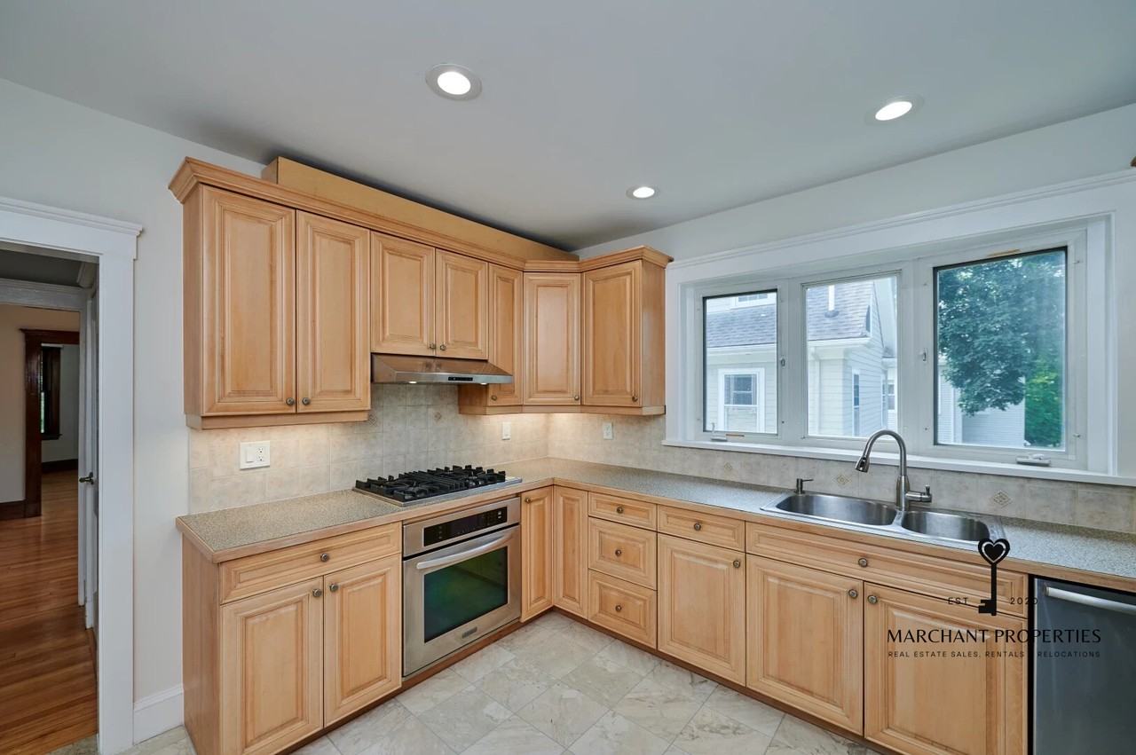 16 Worcester St - Photo 2 of 22