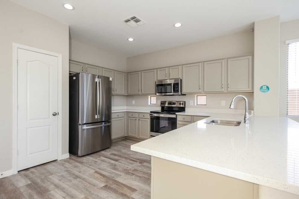 3329 E Powell Ct - Photo 6 of 16