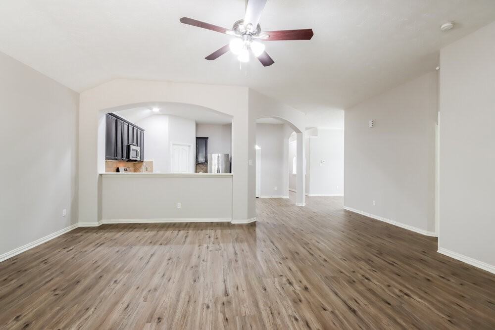 24010 Clipper Hill Ln - Photo 4 of 16