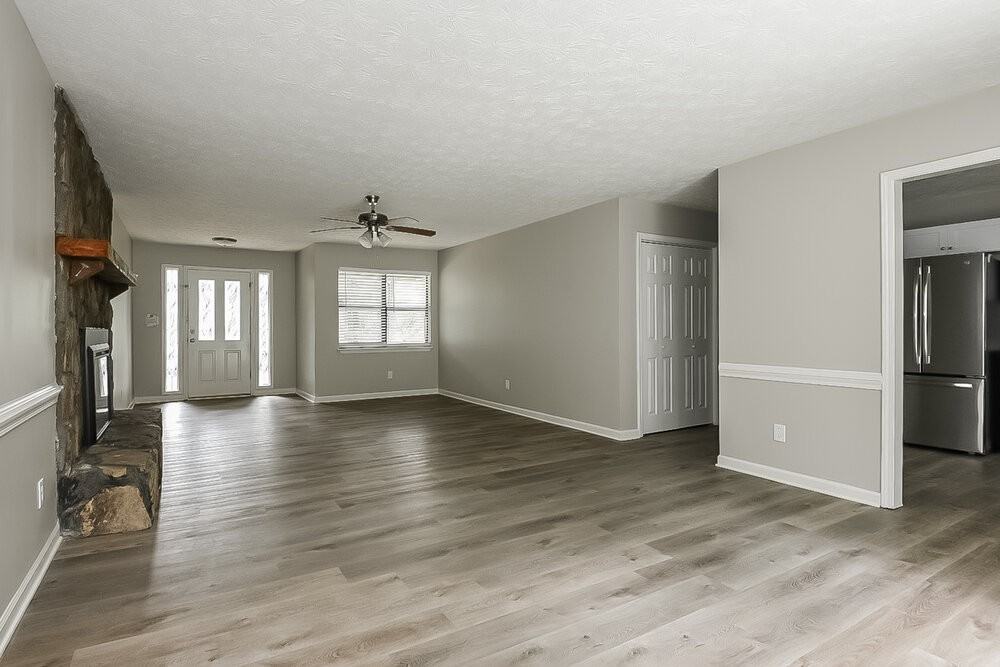 4160 Woodcrest Dr - Photo 4 of 16