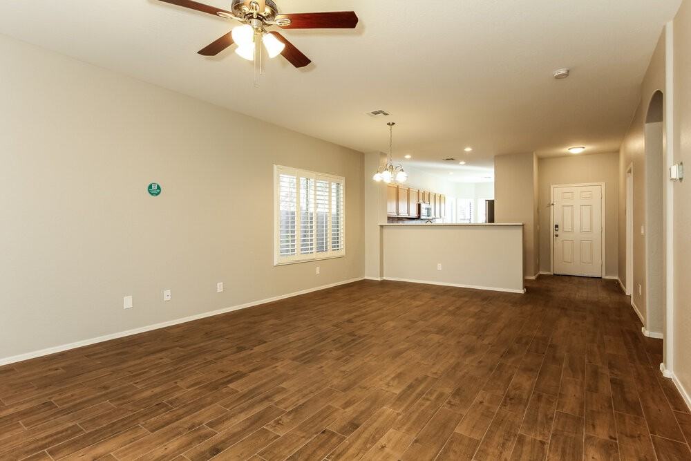 4622 W Cottontail Rd - Photo 3 of 16