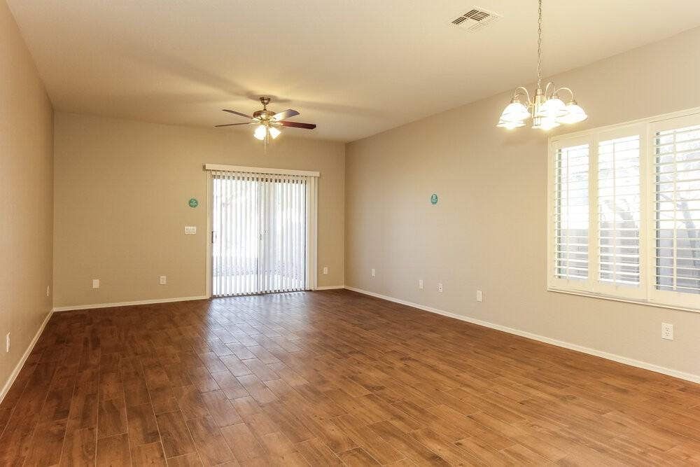 4622 W Cottontail Rd - Photo 5 of 16