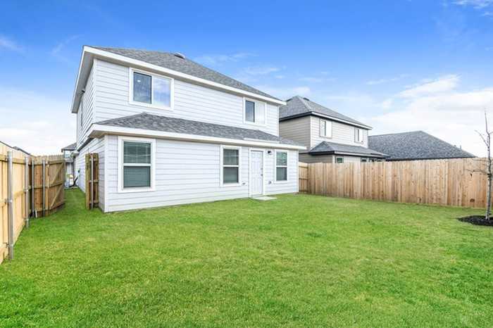 511 Thompson Pl - Photo 3 of 17