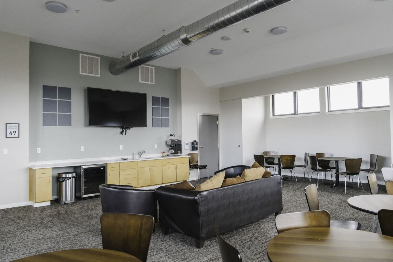 Two Marquette Place - Photo 2 of 33